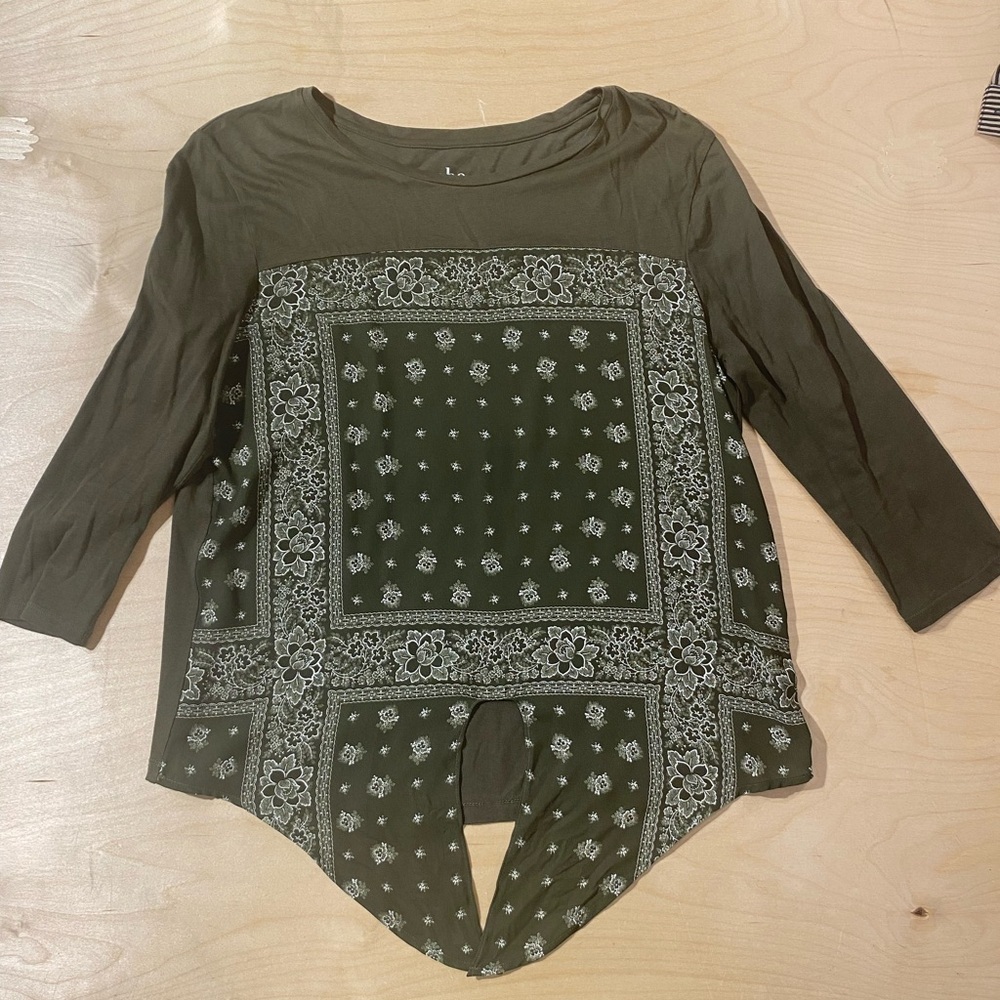 SOHO  Dark Green Long Sleeve Top Small (QM)